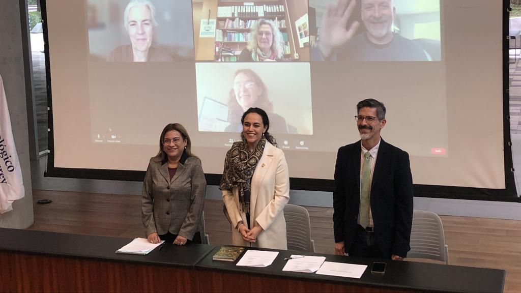 Firma de convenio con Universidad de Waterloo